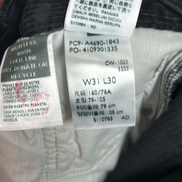 NWT Levi’s black straight corduroy pants 31 x 30 - Picture 8 of 8
